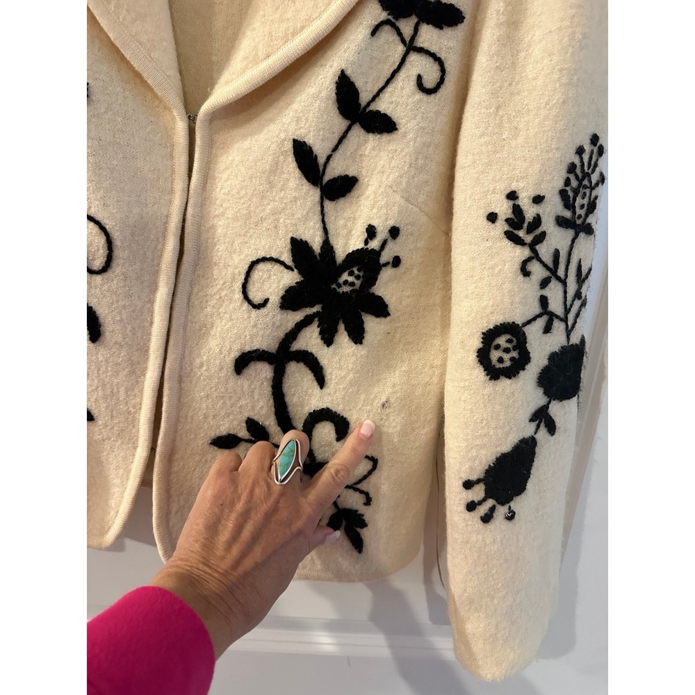 Women's Cream 100% Wool Embroidered Sweater Cardigan Blazer Jacket Sz M - Picture 7 of 8